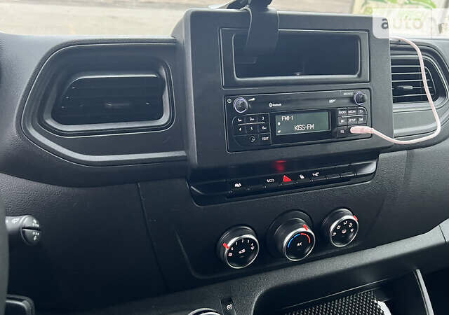 Білий Рено Мастєр, об'ємом двигуна 2.3 л та пробігом 340 тис. км за 20000 $, фото 17 на Automoto.ua