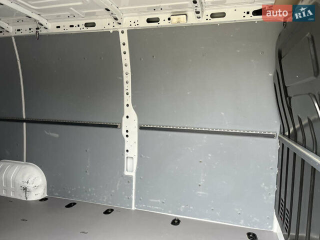 Белый Рено Мастер, объемом двигателя 2.3 л и пробегом 355 тыс. км за 18999 $, фото 35 на Automoto.ua