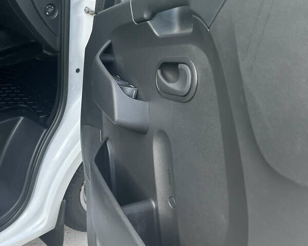 Рено Мастер 2019 в Кропивницком (Кировограде) на Automoto.ua Белый Рено Мастер, объемом двигателя 2.3 л и пробегом 355 тыс. км за 18299 $, фото 24 на Automoto.ua