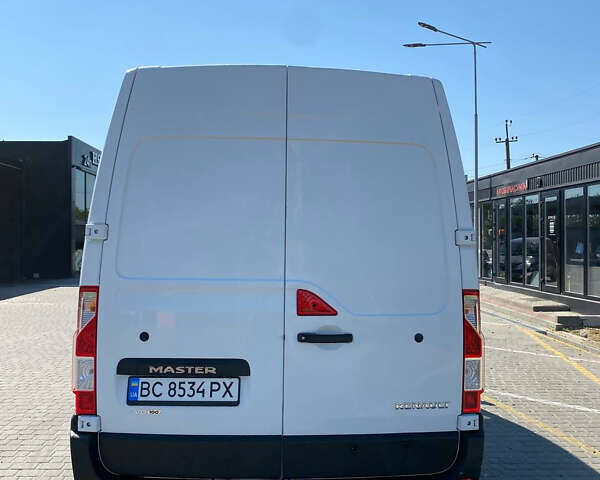 Белый Рено Мастер, объемом двигателя 2.3 л и пробегом 177 тыс. км за 21450 $, фото 3 на Automoto.ua