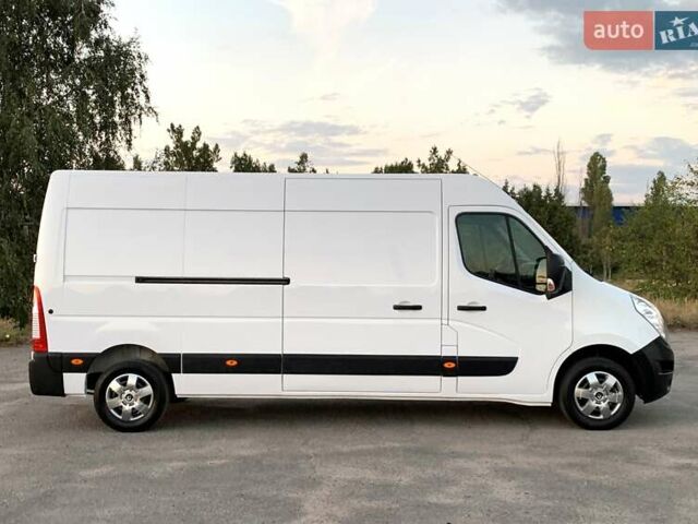 Белый Рено Мастер, объемом двигателя 2.3 л и пробегом 190 тыс. км за 17500 $, фото 2 на Automoto.ua
