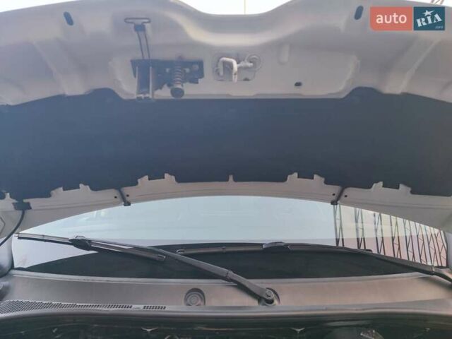 Белый Рено Мастер, объемом двигателя 2.3 л и пробегом 315 тыс. км за 17600 $, фото 95 на Automoto.ua
