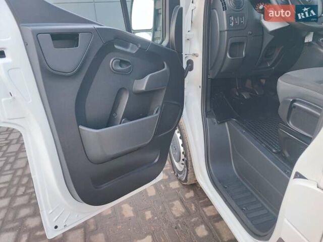 Белый Рено Мастер, объемом двигателя 2.3 л и пробегом 315 тыс. км за 17600 $, фото 35 на Automoto.ua