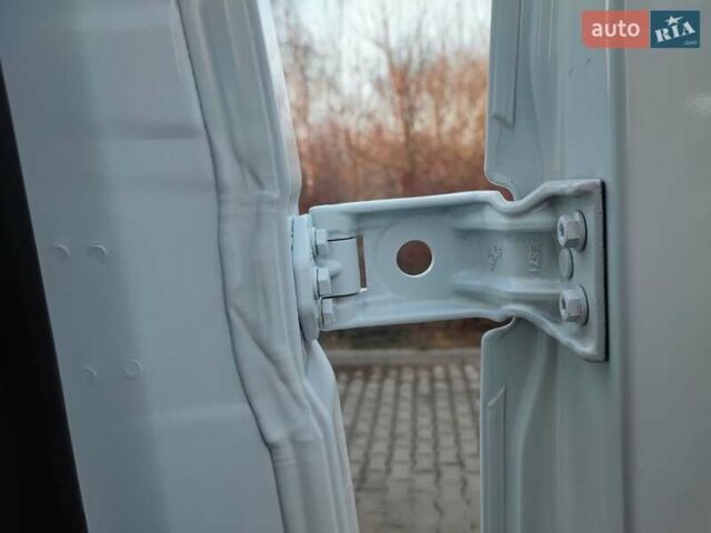 Белый Рено Мастер, объемом двигателя 2.3 л и пробегом 315 тыс. км за 17600 $, фото 77 на Automoto.ua