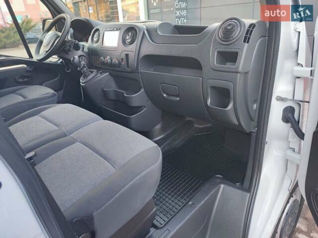 Белый Рено Мастер, объемом двигателя 2.3 л и пробегом 315 тыс. км за 17600 $, фото 62 на Automoto.ua