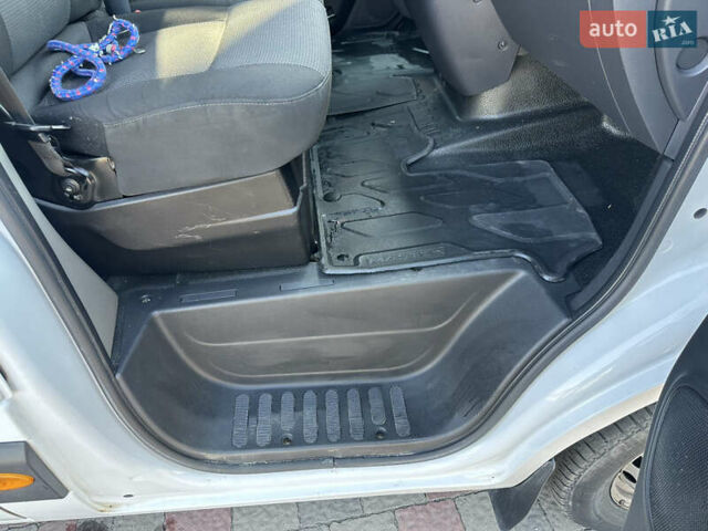 Білий Рено Мастєр, об'ємом двигуна 2.3 л та пробігом 157 тис. км за 18800 $, фото 17 на Automoto.ua