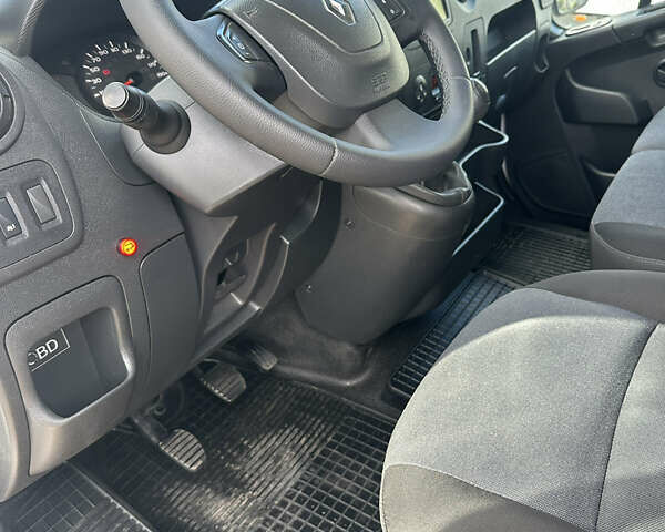 Белый Рено Мастер, объемом двигателя 2.3 л и пробегом 223 тыс. км за 22263 $, фото 14 на Automoto.ua