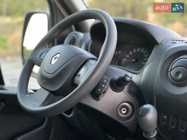 Белый Рено Мастер, объемом двигателя 2.3 л и пробегом 190 тыс. км за 17500 $, фото 9 на Automoto.ua