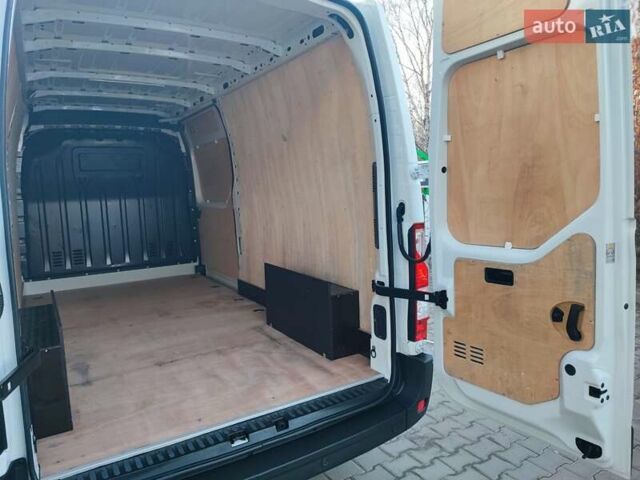 Белый Рено Мастер, объемом двигателя 2.3 л и пробегом 315 тыс. км за 17600 $, фото 72 на Automoto.ua