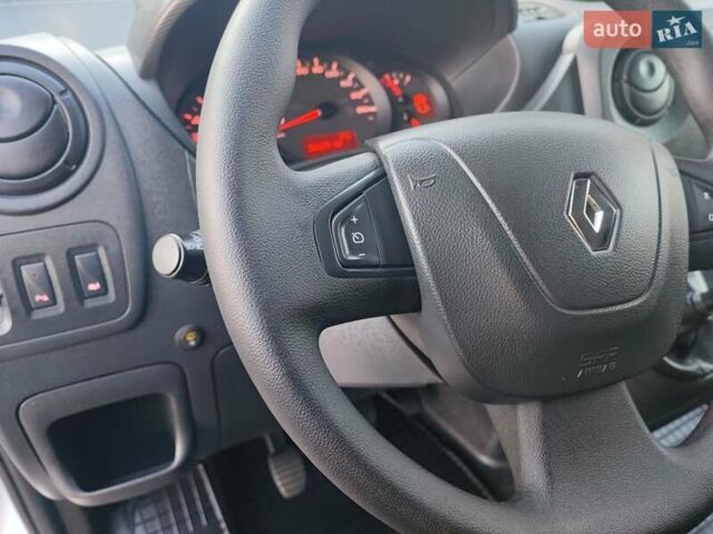 Белый Рено Мастер, объемом двигателя 2.3 л и пробегом 315 тыс. км за 17600 $, фото 49 на Automoto.ua
