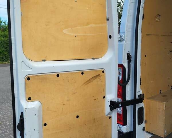 Білий Рено Мастєр, об'ємом двигуна 2.3 л та пробігом 279 тис. км за 18000 $, фото 24 на Automoto.ua