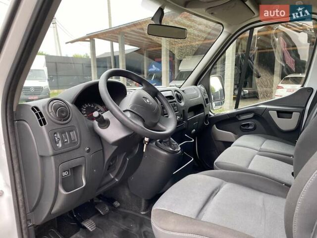 Белый Рено Мастер, объемом двигателя 2.3 л и пробегом 167 тыс. км за 17999 $, фото 37 на Automoto.ua