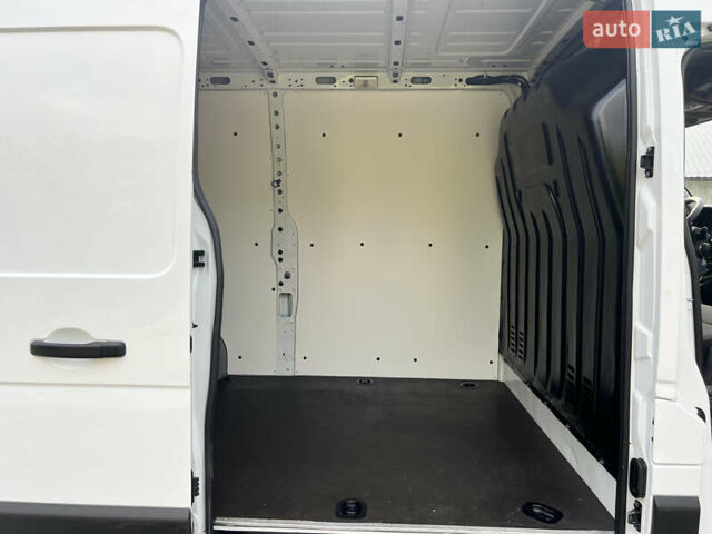 Белый Рено Мастер, объемом двигателя 2.3 л и пробегом 240 тыс. км за 17200 $, фото 39 на Automoto.ua