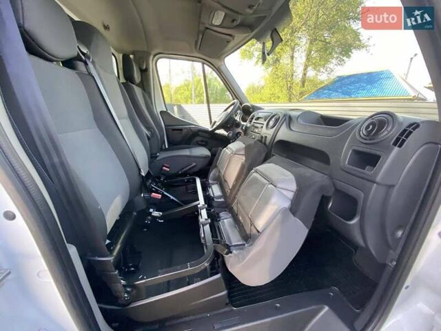 Белый Рено Мастер, объемом двигателя 2.3 л и пробегом 228 тыс. км за 18999 $, фото 33 на Automoto.ua