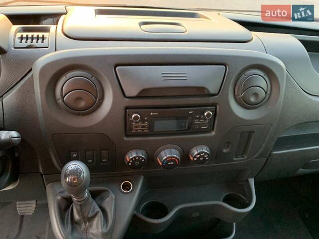 Белый Рено Мастер, объемом двигателя 2.3 л и пробегом 190 тыс. км за 17500 $, фото 10 на Automoto.ua