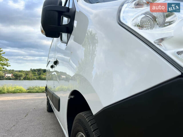 Белый Рено Мастер, объемом двигателя 2.3 л и пробегом 240 тыс. км за 17200 $, фото 19 на Automoto.ua