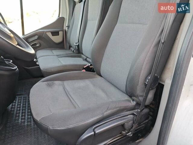 Белый Рено Мастер, объемом двигателя 2.3 л и пробегом 169 тыс. км за 14900 $, фото 10 на Automoto.ua