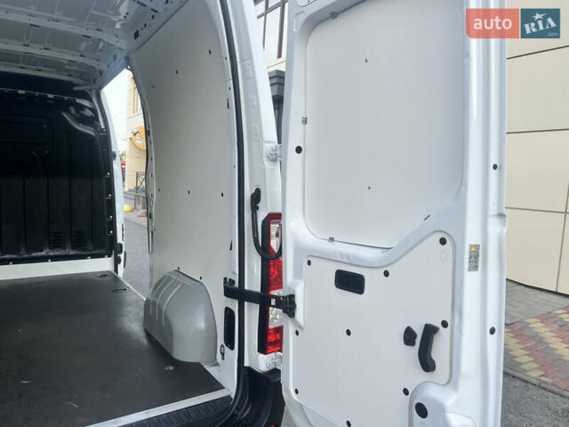 Білий Рено Мастєр, об'ємом двигуна 2.3 л та пробігом 240 тис. км за 17300 $, фото 47 на Automoto.ua