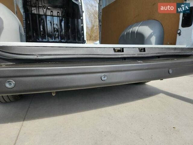 Белый Рено Мастер, объемом двигателя 2.3 л и пробегом 187 тыс. км за 17200 $, фото 14 на Automoto.ua