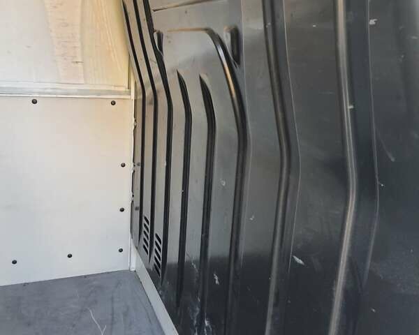 Белый Рено Мастер, объемом двигателя 2.3 л и пробегом 128 тыс. км за 20500 $, фото 39 на Automoto.ua