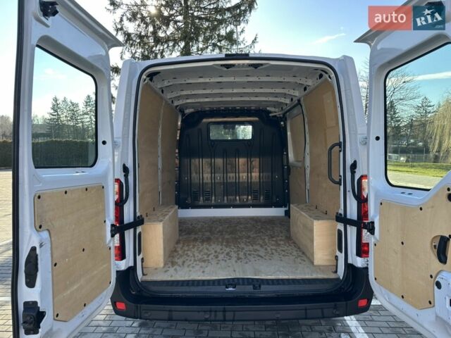 Белый Рено Мастер, объемом двигателя 2.3 л и пробегом 260 тыс. км за 18500 $, фото 2 на Automoto.ua