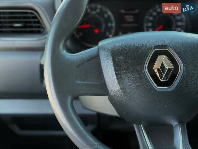 Белый Рено Мастер, объемом двигателя 2.3 л и пробегом 242 тыс. км за 18500 $, фото 10 на Automoto.ua