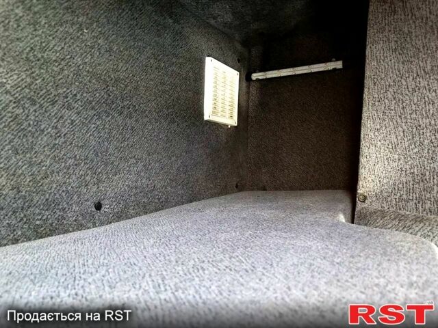 Белый Рено Мастер, объемом двигателя 2.3 л и пробегом 280 тыс. км за 18000 $, фото 2 на Automoto.ua