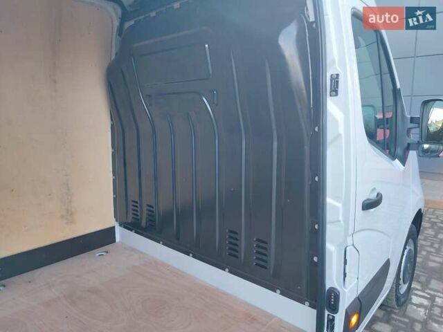 Белый Рено Мастер, объемом двигателя 2.3 л и пробегом 315 тыс. км за 17600 $, фото 79 на Automoto.ua