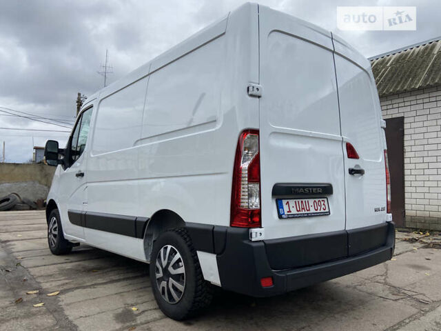 Белый Рено Мастер, объемом двигателя 2.3 л и пробегом 157 тыс. км за 16600 $, фото 3 на Automoto.ua