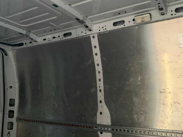 Білий Рено Мастєр, об'ємом двигуна 2.3 л та пробігом 340 тис. км за 19200 $, фото 11 на Automoto.ua