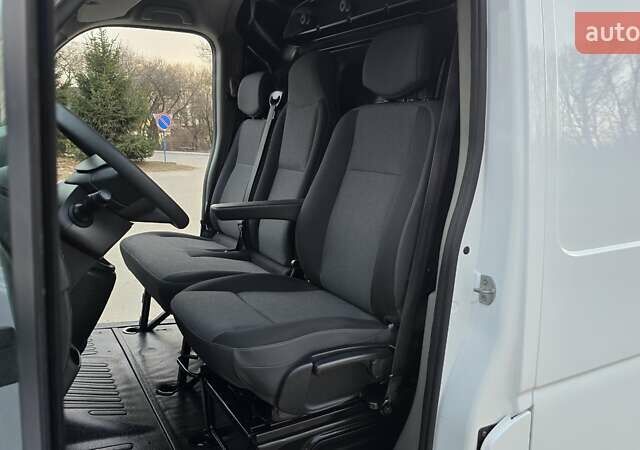 Белый Рено Мастер, объемом двигателя 2.3 л и пробегом 217 тыс. км за 16500 $, фото 13 на Automoto.ua