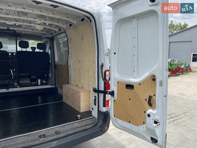 Белый Рено Мастер, объемом двигателя 2.3 л и пробегом 157 тыс. км за 16600 $, фото 21 на Automoto.ua