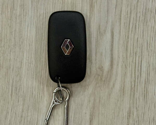Белый Рено Мастер, объемом двигателя 2.3 л и пробегом 355 тыс. км за 18999 $, фото 44 на Automoto.ua
