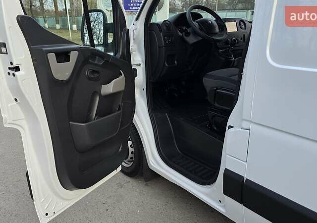 Белый Рено Мастер, объемом двигателя 2.3 л и пробегом 217 тыс. км за 16500 $, фото 6 на Automoto.ua