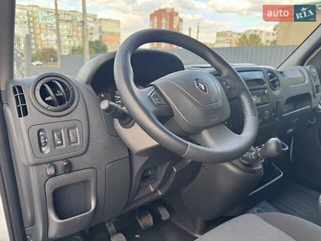 Белый Рено Мастер, объемом двигателя 2.3 л и пробегом 190 тыс. км за 17700 $, фото 31 на Automoto.ua