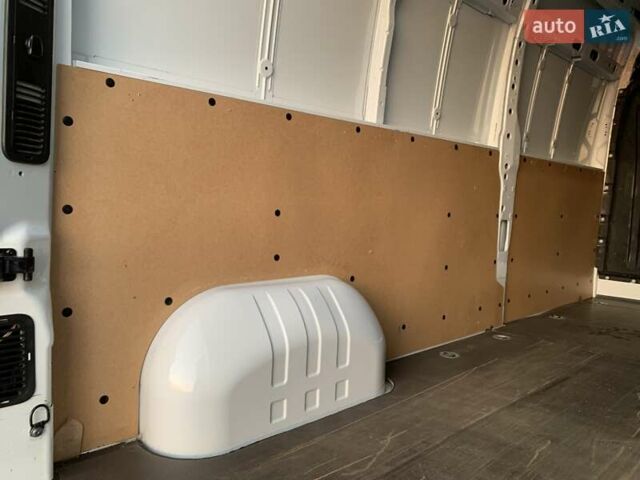 Білий Рено Мастєр, об'ємом двигуна 2.3 л та пробігом 190 тис. км за 17500 $, фото 31 на Automoto.ua