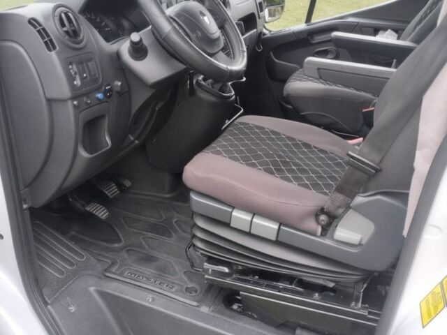 Белый Рено Мастер, объемом двигателя 2.3 л и пробегом 650 тыс. км за 16800 $, фото 18 на Automoto.ua