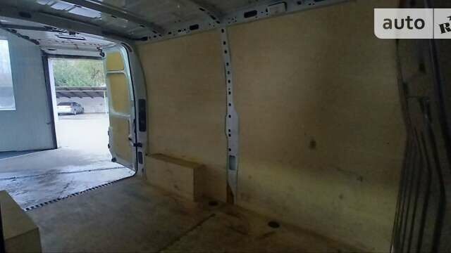Белый Рено Мастер, объемом двигателя 2.3 л и пробегом 82 тыс. км за 18000 $, фото 17 на Automoto.ua
