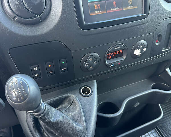 Белый Рено Мастер, объемом двигателя 2.3 л и пробегом 223 тыс. км за 22263 $, фото 18 на Automoto.ua