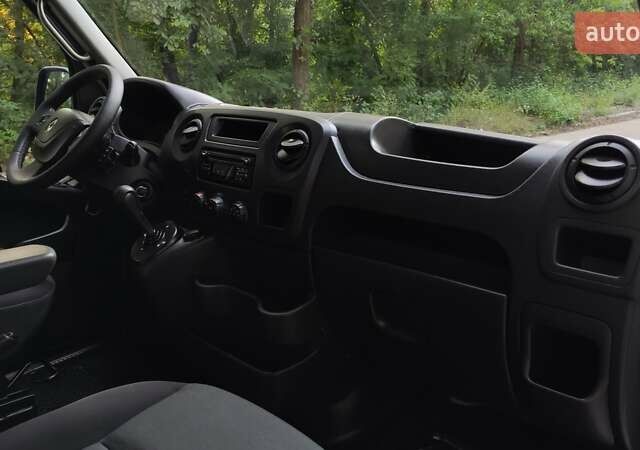 Белый Рено Мастер, объемом двигателя 2.3 л и пробегом 203 тыс. км за 15800 $, фото 18 на Automoto.ua