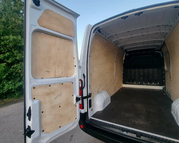 Белый Рено Мастер, объемом двигателя 2.3 л и пробегом 186 тыс. км за 18200 $, фото 44 на Automoto.ua