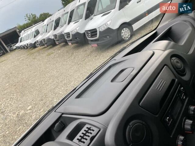 Белый Рено Мастер, объемом двигателя 2.3 л и пробегом 181 тыс. км за 19500 $, фото 46 на Automoto.ua