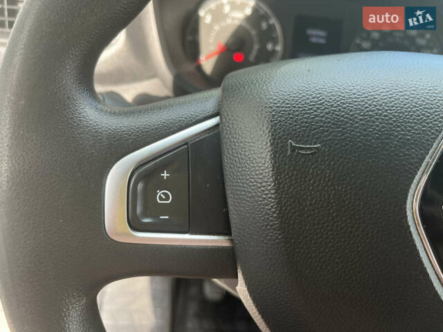 Рено Мастер 2019 в Кропивницком (Кировограде) на Automoto.ua Белый Рено Мастер, объемом двигателя 2.3 л и пробегом 355 тыс. км за 18299 $, фото 21 на Automoto.ua