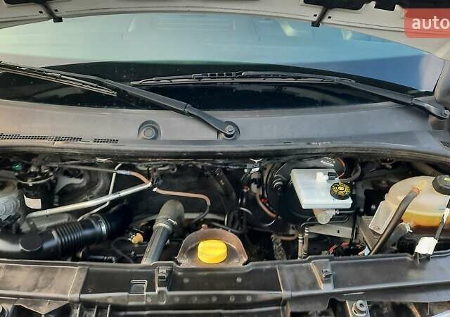 Білий Рено Мастєр, об'ємом двигуна 2.3 л та пробігом 182 тис. км за 15600 $, фото 7 на Automoto.ua