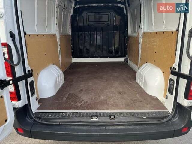 Белый Рено Мастер, объемом двигателя 2.3 л и пробегом 190 тыс. км за 17700 $, фото 41 на Automoto.ua