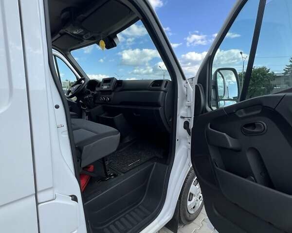 Белый Рено Мастер, объемом двигателя 2.3 л и пробегом 296 тыс. км за 17500 $, фото 11 на Automoto.ua