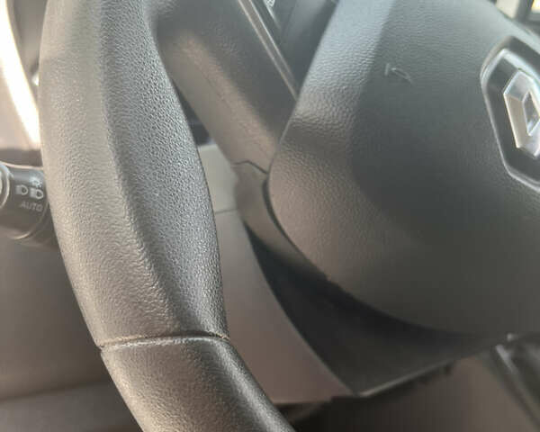 Рено Мастер 2019 в Кропивницком (Кировограде) на Automoto.ua Белый Рено Мастер, объемом двигателя 2.3 л и пробегом 355 тыс. км за 18299 $, фото 22 на Automoto.ua