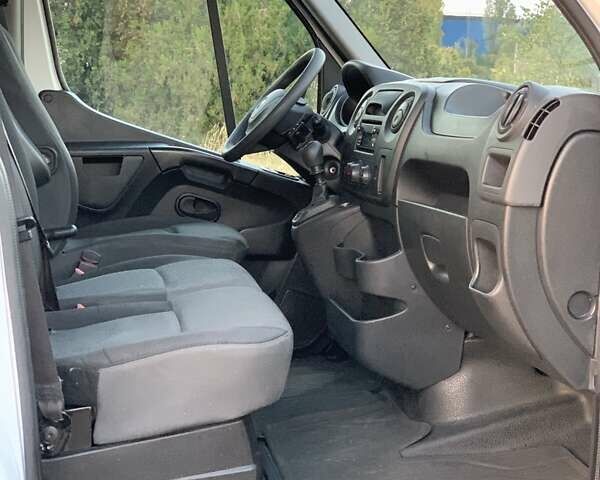 Білий Рено Мастєр, об'ємом двигуна 2.3 л та пробігом 190 тис. км за 17500 $, фото 17 на Automoto.ua