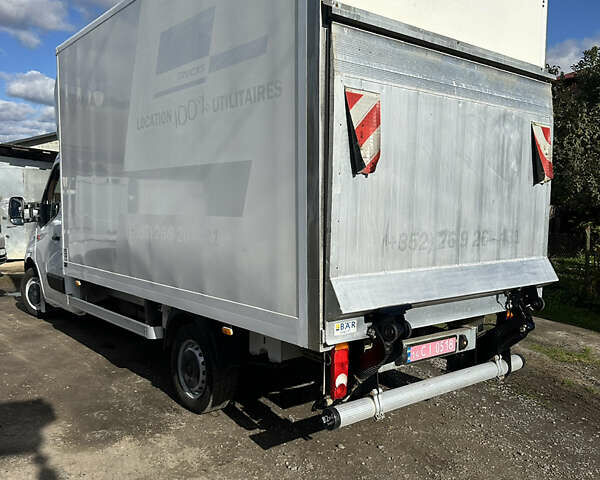 Белый Рено Мастер, объемом двигателя 2.3 л и пробегом 223 тыс. км за 22263 $, фото 10 на Automoto.ua