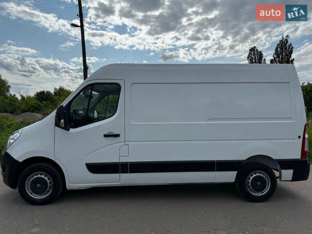 Белый Рено Мастер, объемом двигателя 2.3 л и пробегом 258 тыс. км за 15900 $, фото 2 на Automoto.ua